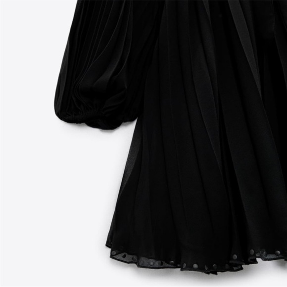 Black pleated Zara mini dress - Picture 7 of 8